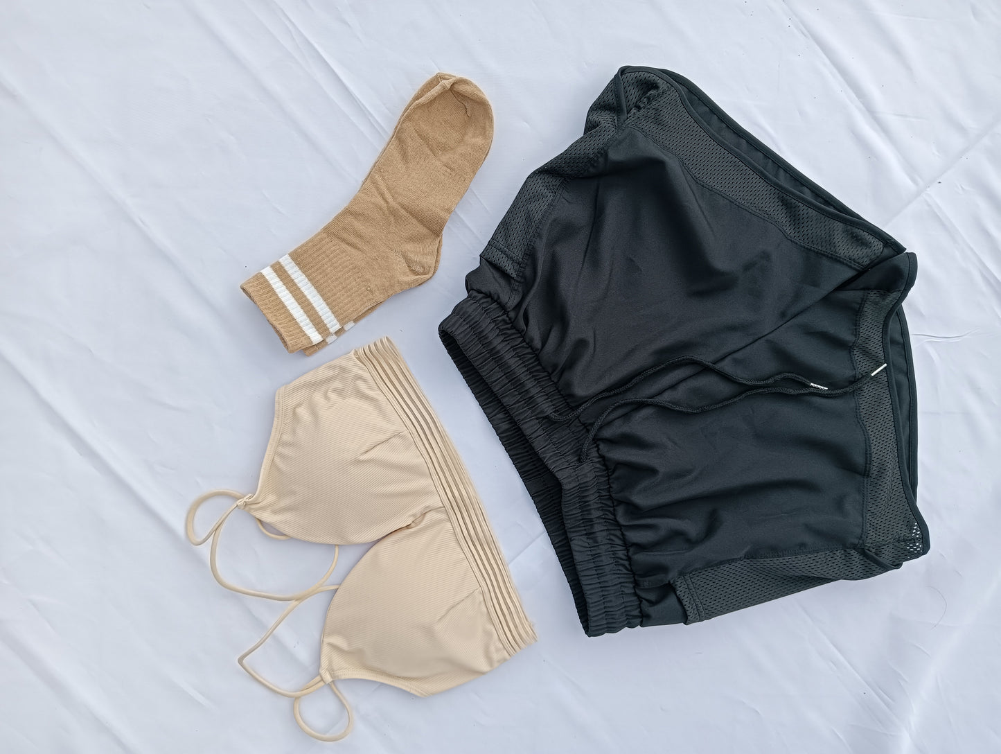 Set marea active (Pantaloneta Run + Top Con copas + medias)